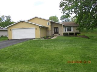 1762 Broadacre Road, Crown Point, IN 46307