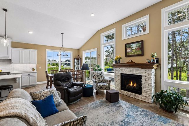 1316 Bluff Border Road, New Richmond, WI 54017