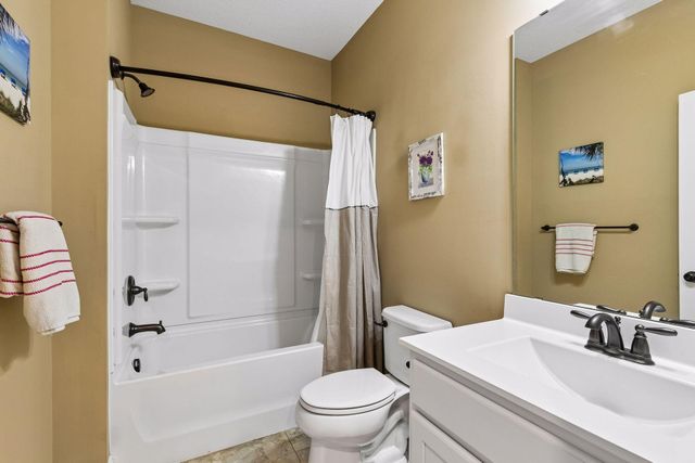 1316 Bluff Border Road, New Richmond, WI 54017