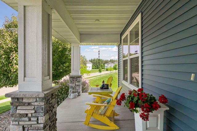 1316 Bluff Border Road, New Richmond, WI 54017