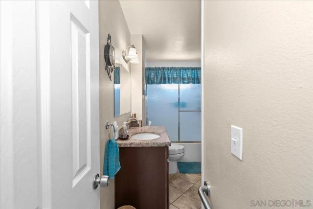 9254 Shadow Hill Rd, Santee, CA 92071