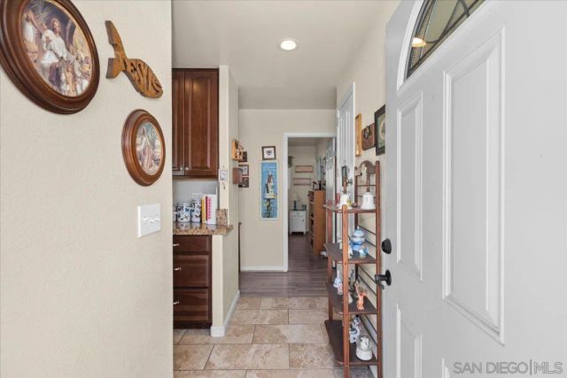9254 Shadow Hill Rd, Santee, CA 92071