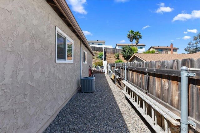 9254 Shadow Hill Rd, Santee, CA 92071
