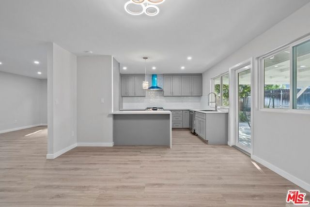 16855 Donmetz Street, Los Angeles, CA 91344
