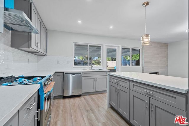 16855 Donmetz Street, Los Angeles, CA 91344