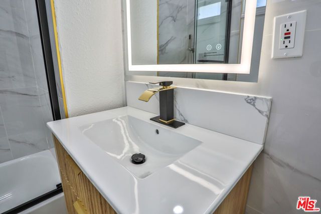 4354 Verona Street, Los Angeles, CA 90023