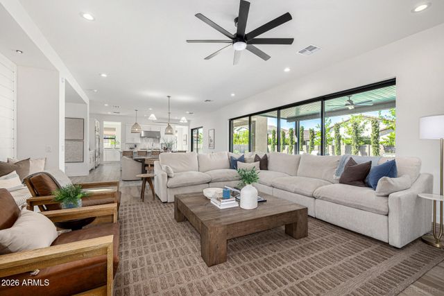 3934 E SAGEBRUSH Street, Gilbert, AZ 85296