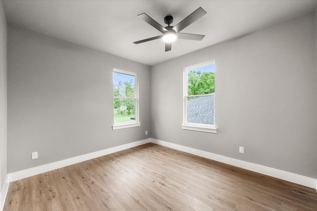 101 Iron Horse Lane, Denison, TX 75020