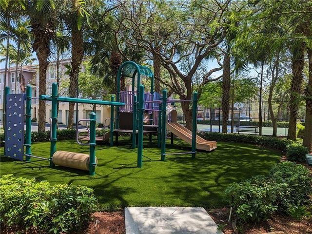 6966 W Sample Road 6966, Coral Springs, FL 33067