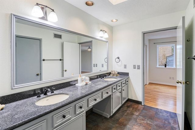 11538 Riverview Drive, Houston, TX 77077