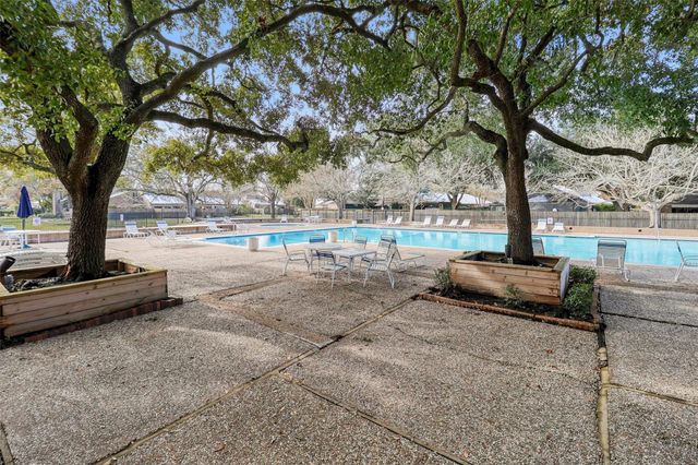 11538 Riverview Drive, Houston, TX 77077