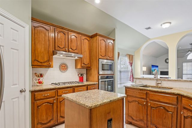 3649 Smoke Tree Trail, Fort Worth, TX 76040