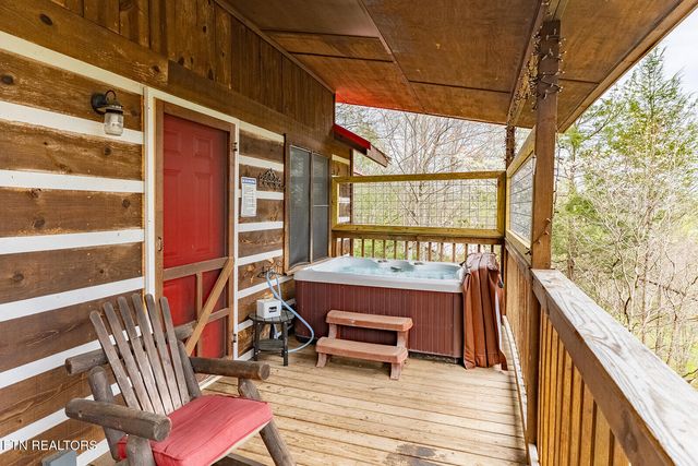 1935 Sb Ogle Lane, Sevierville, TN 37876