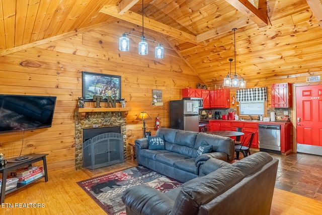 1935 Sb Ogle Lane, Sevierville, TN 37876