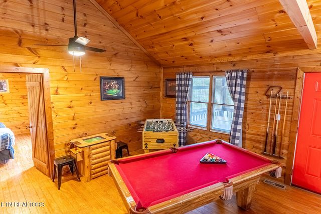 1935 Sb Ogle Lane, Sevierville, TN 37876