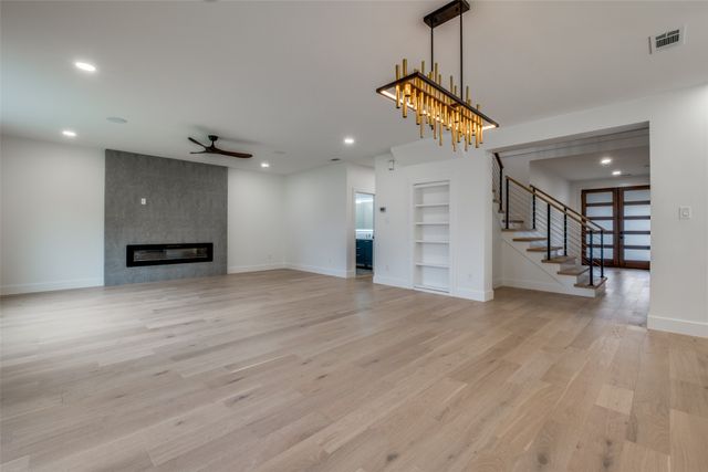 1018 Grandview Avenue, Dallas, TX 75223
