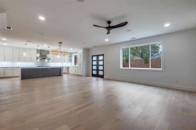 1018 Grandview Avenue, Dallas, TX 75223