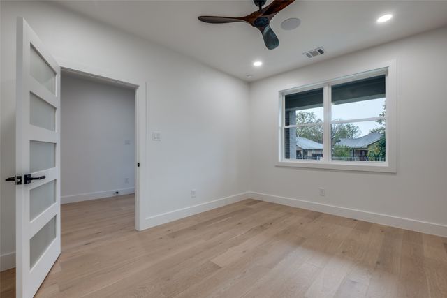 1018 Grandview Avenue, Dallas, TX 75223