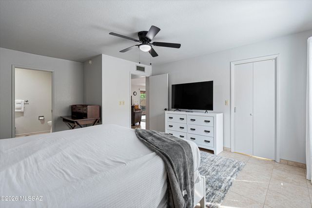5755 N Camino Esplendora, Tucson, AZ 85718