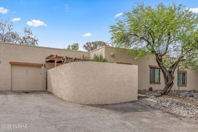5755 N Camino Esplendora, Tucson, AZ 85718