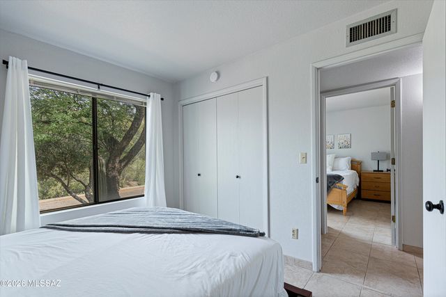 5755 N Camino Esplendora, Tucson, AZ 85718