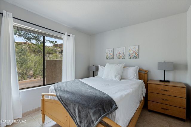 5755 N Camino Esplendora, Tucson, AZ 85718