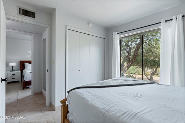 5755 N Camino Esplendora, Tucson, AZ 85718