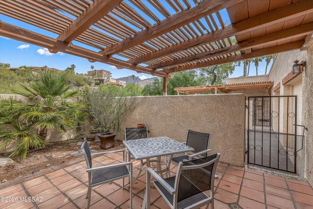 5755 N Camino Esplendora, Tucson, AZ 85718