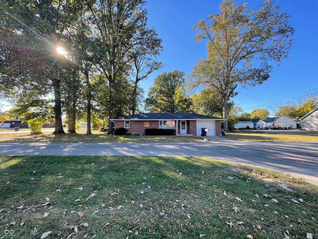 2526 E 5th Street, Anderson, IN 46012