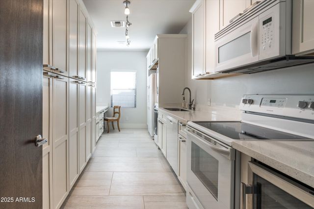 3123 N 47TH Place, Phoenix, AZ 85018