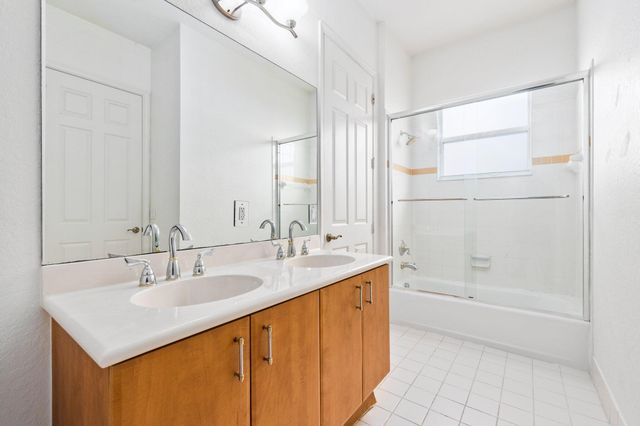 104 NW Rockbridge Court, Port St. Lucie, Port St Lucie, FL 34986