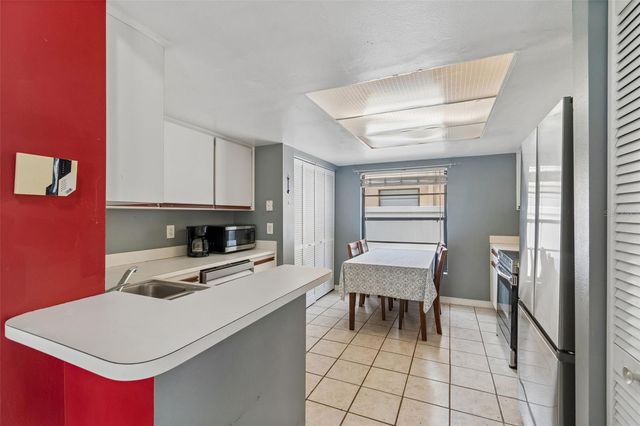 5485 FRIARSWAY DRIVE, Tampa, FL 33624