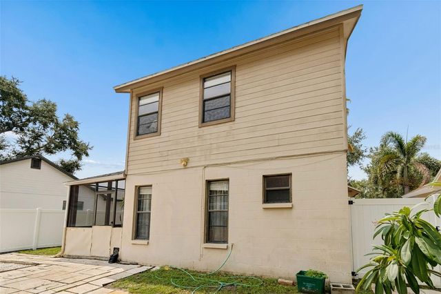 5485 FRIARSWAY DRIVE, Tampa, FL 33624
