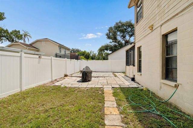 5485 FRIARSWAY DRIVE, Tampa, FL 33624
