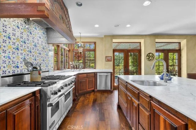 79 Dapplegray Lane, Rolling Hills Estates, CA 90274