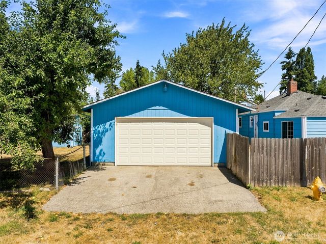 17053 35th Avenue S, Seatac, WA 98188