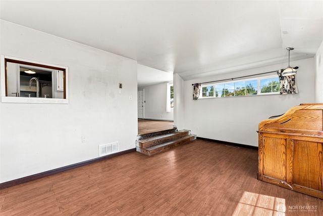 17053 35th Avenue S, Seatac, WA 98188