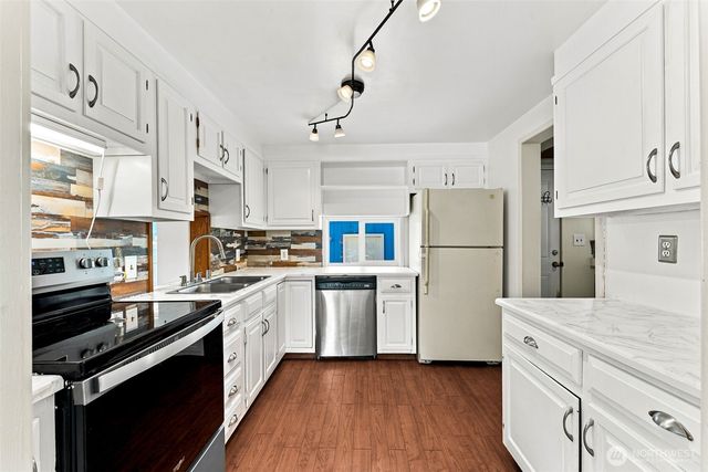 17053 35th Avenue S, Seatac, WA 98188