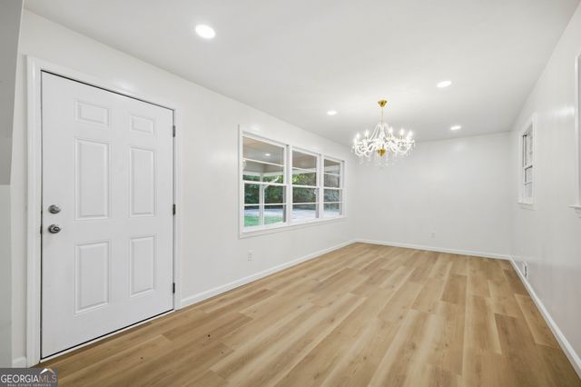180 E Greenwood Drive, Carrollton, GA 30117