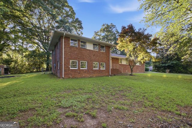 180 E Greenwood Drive, Carrollton, GA 30117