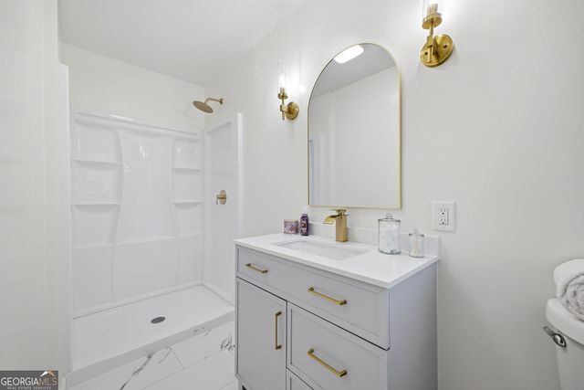 180 E Greenwood Drive, Carrollton, GA 30117