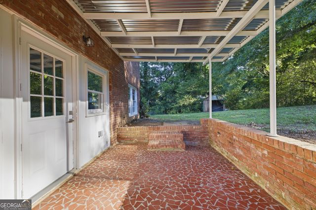 180 E Greenwood Drive, Carrollton, GA 30117