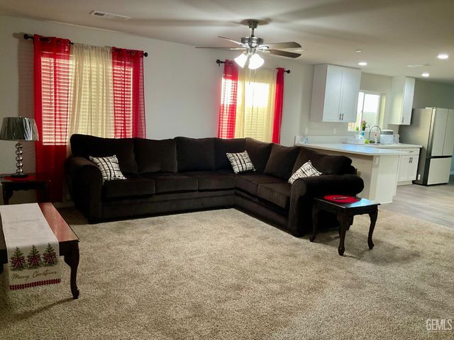 1836 Walnut Drive, Arvin, CA 93203