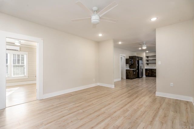 1855 A &B Robins, Conway, AR 72034