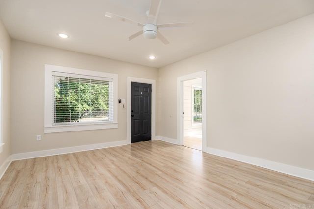 1855 A &B Robins, Conway, AR 72034