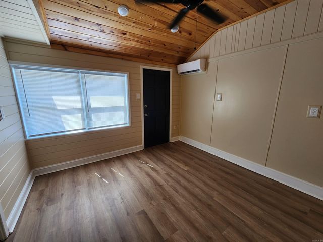 1855 A &B Robins, Conway, AR 72034