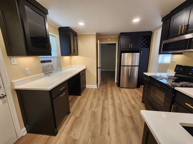 1855 A &B Robins, Conway, AR 72034