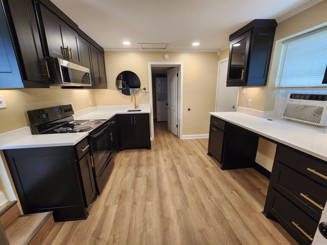 1855 A &B Robins, Conway, AR 72034