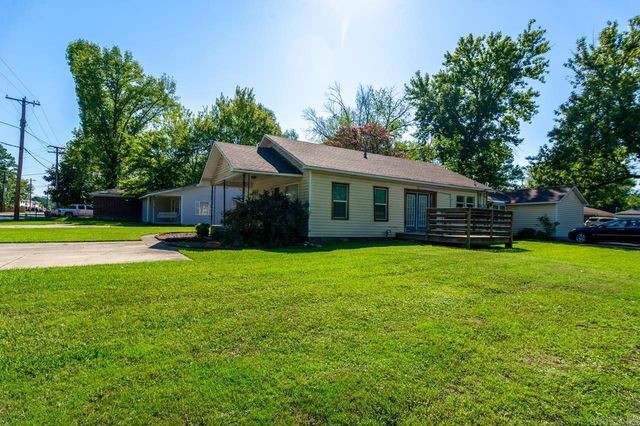 1855 A &B Robins, Conway, AR 72034