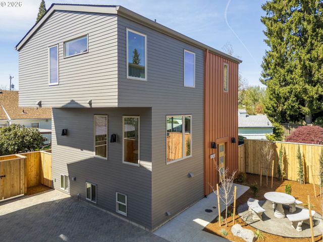 5355 Se Stark St Se, Portland, OR 97215